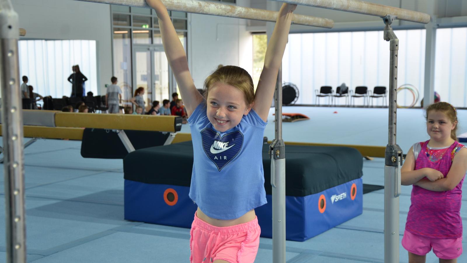 girl doing gymnastics